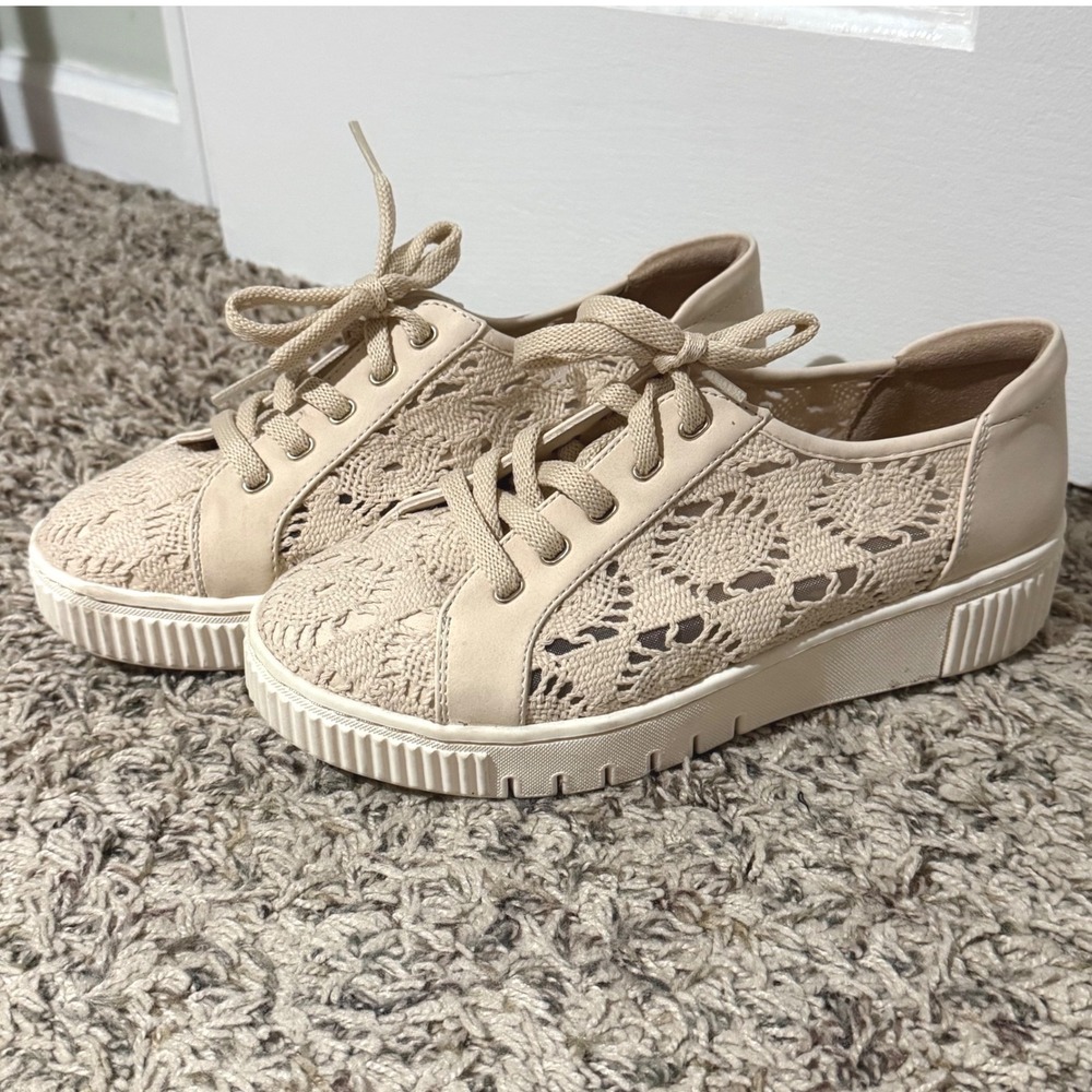 Soul Naturalizer Topaz Beige Crochet Lace Platform Sneakers Womens 7M